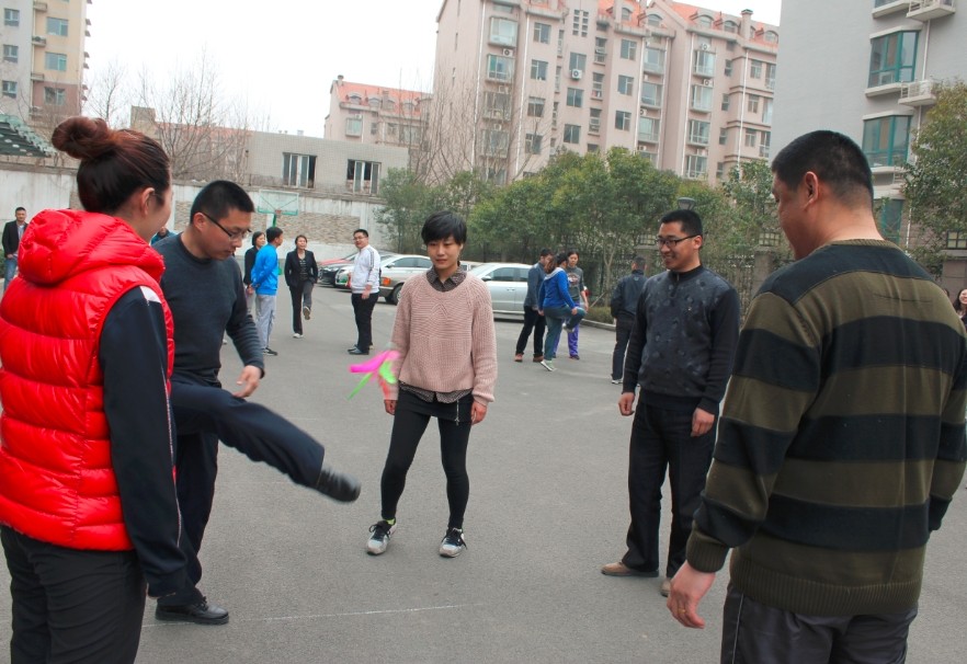 公司派员参加物产集团工会举办的“庆三八”系列活动--踢毽子团体比赛